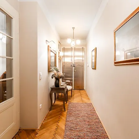 Charming In Hastalska Prague