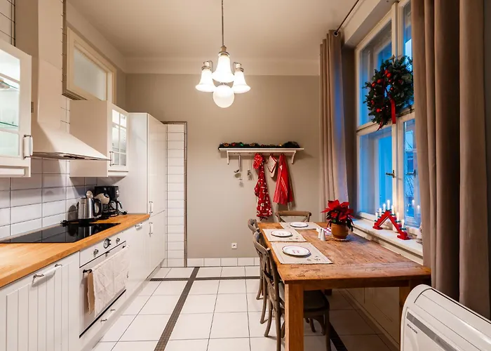 Charming In Hastalska * Prague